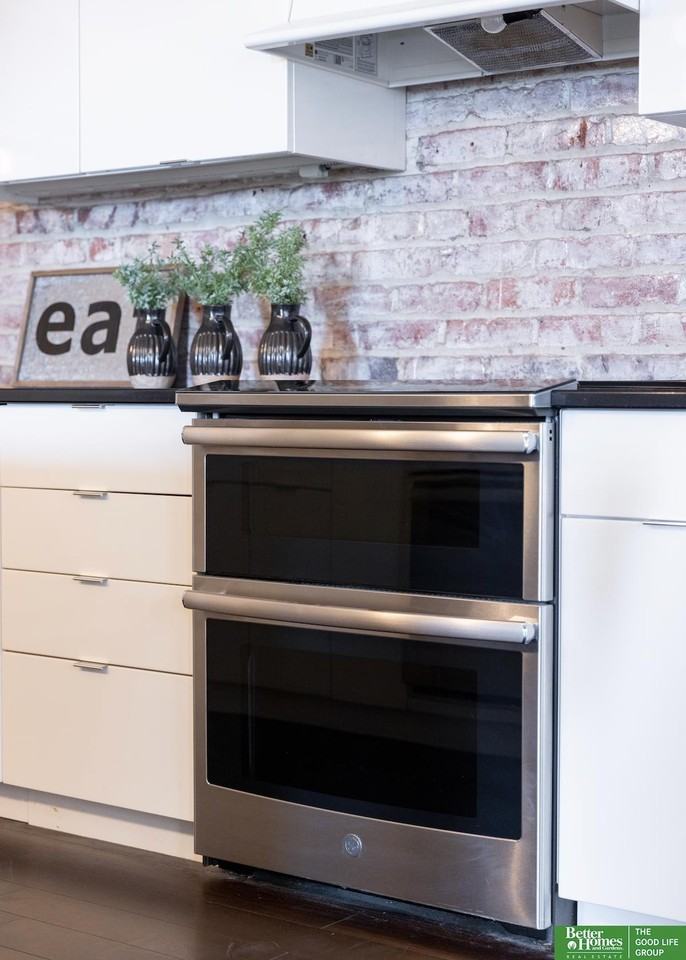 420 S 11th St - Photo 3 of 30