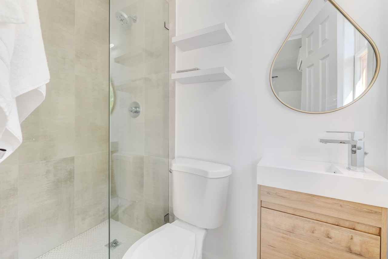 421 75th St #4A - Photo 2 of 9