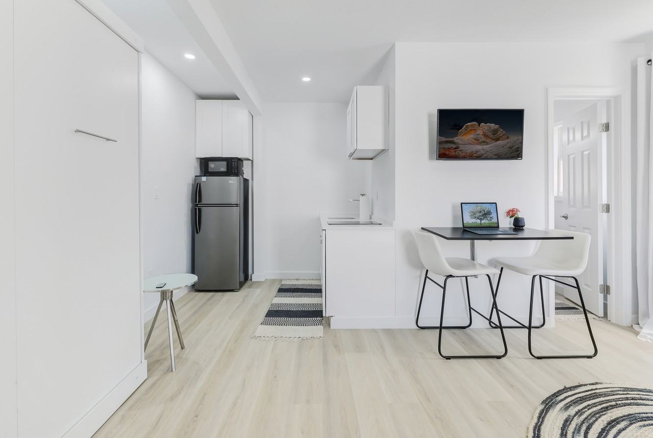 421 75th St #4A - Photo 3 of 9