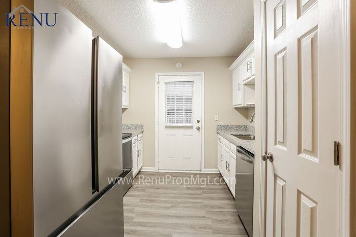 8115 Cocoa Ave - Photo 2 of 18