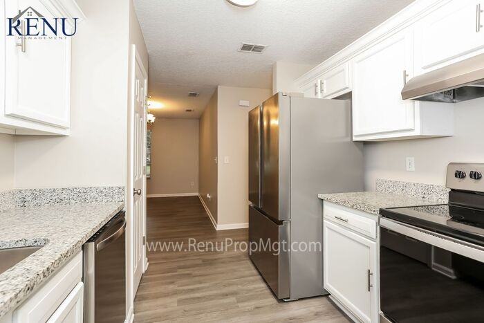 8115 Cocoa Ave - Photo 3 of 18