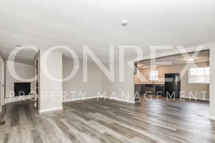 4361 Hillcrest Dr - Photo 3 of 20