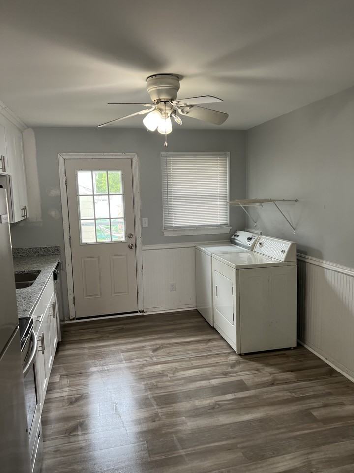 1013 Mckinley Ave #B - Photo 2 of 7
