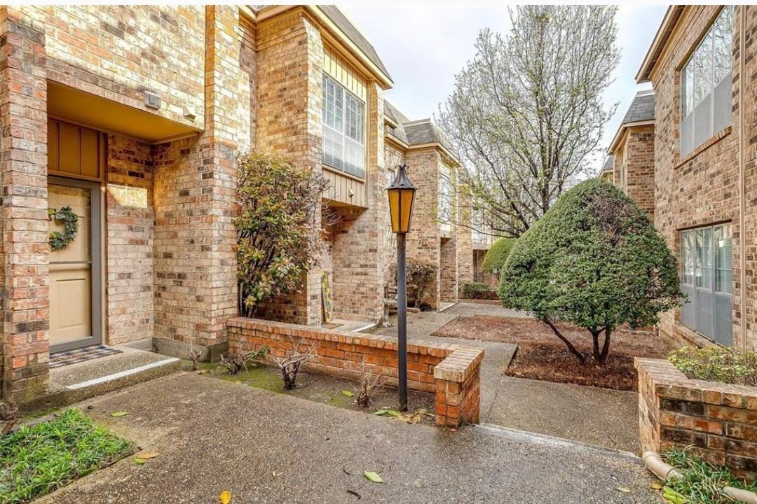 4341 Bellaire Dr S #4341 - Photo 2 of 15