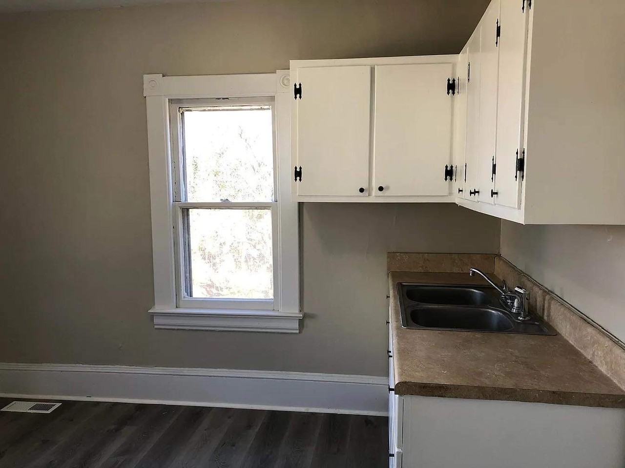 802 E Cleveland Ave #802 - Photo 3 of 7