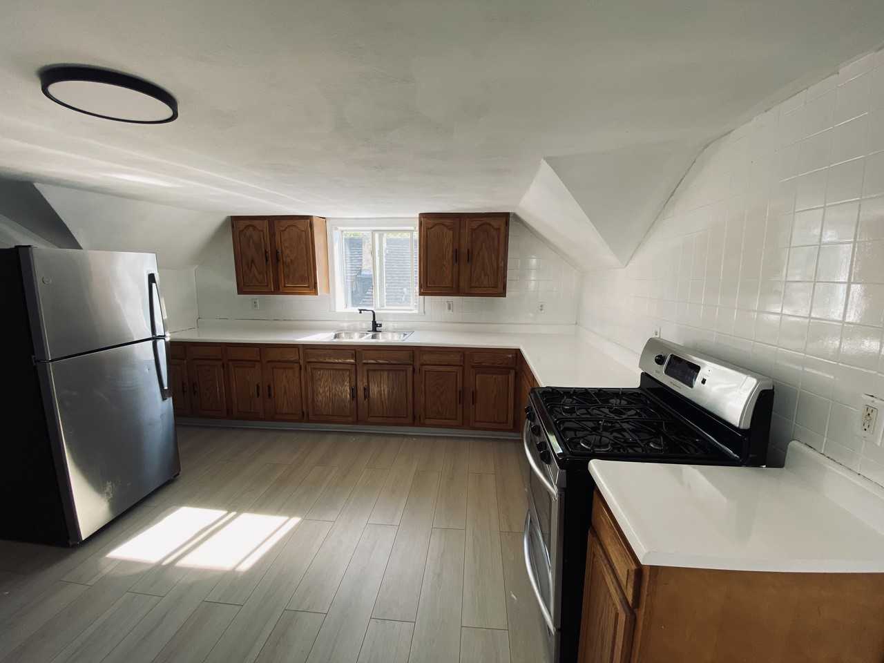 18 Wyatt St #2 - Photo 3 of 8