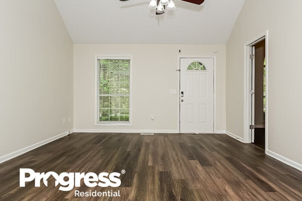 28 Harpers Way - Photo 3 of 16