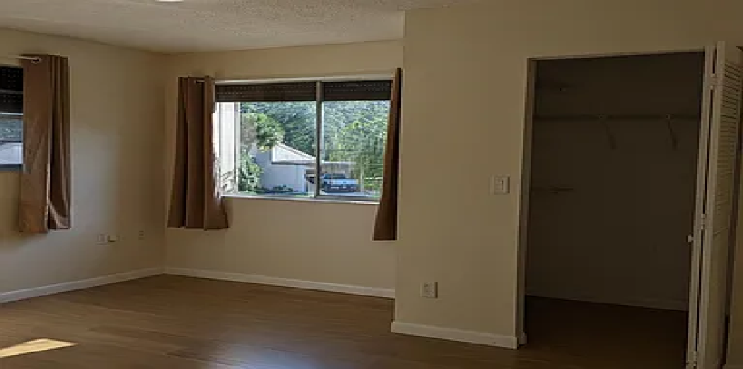 2723 Sand Hollow Ct - Photo 2 of 7