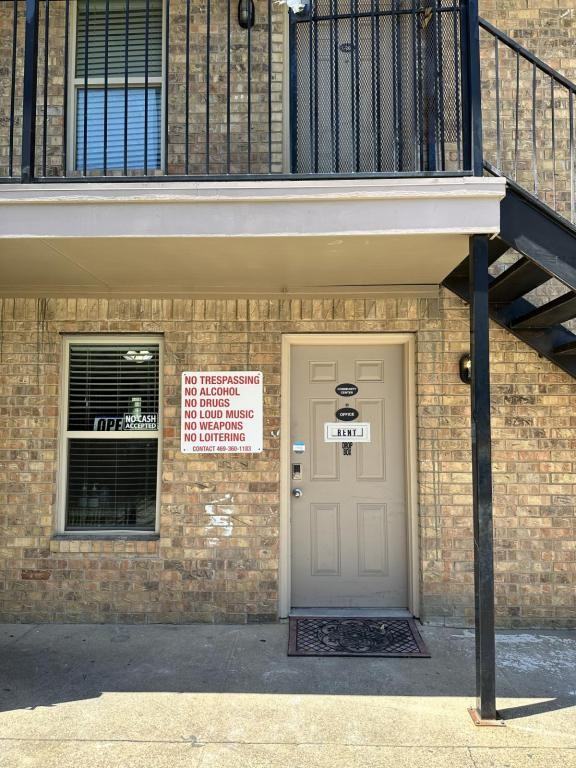 2120 52nd St - Photo 5 of 43