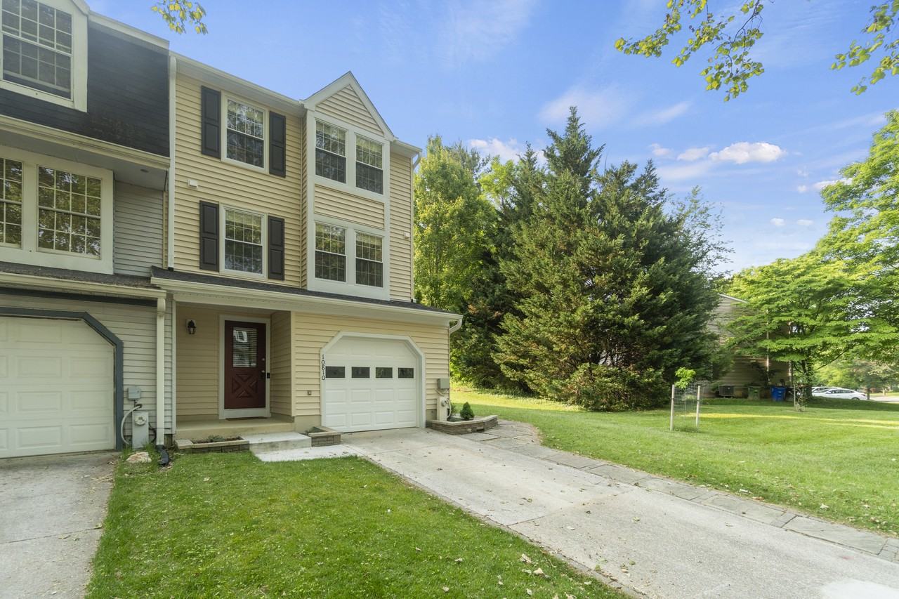 10810 Olde Woods Way - Photo 2 of 32