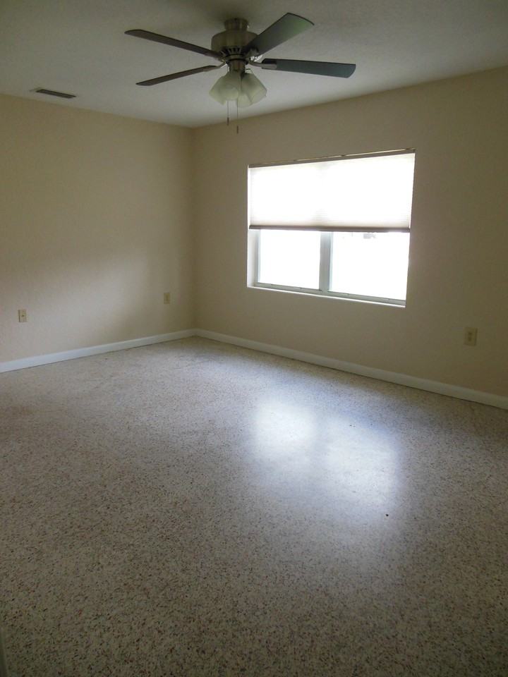 1727 Pine Ave #NA - Photo 2 of 7