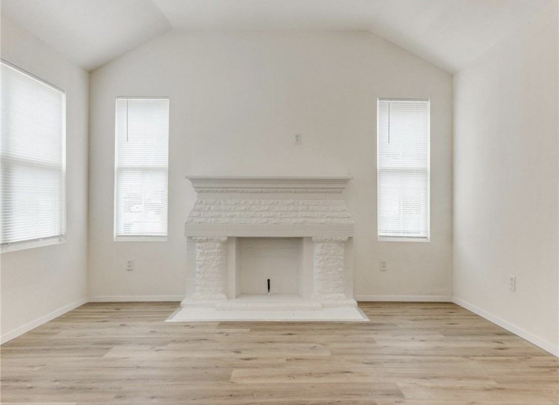 1009 Ne 20th St #NA - Photo 3 of 17