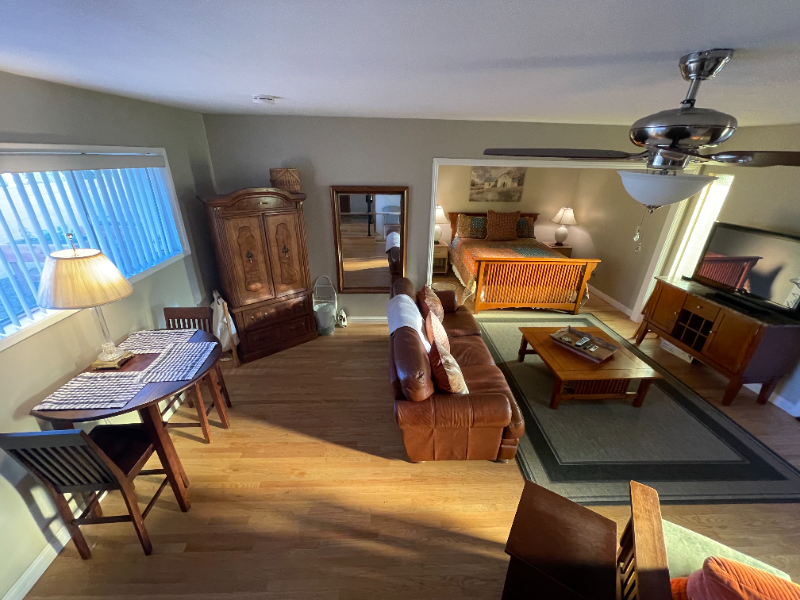 4224 Blackthorne Ave - Photo 3 of 15