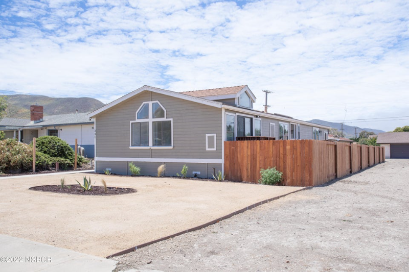 331 S N St - Photo 2 of 28