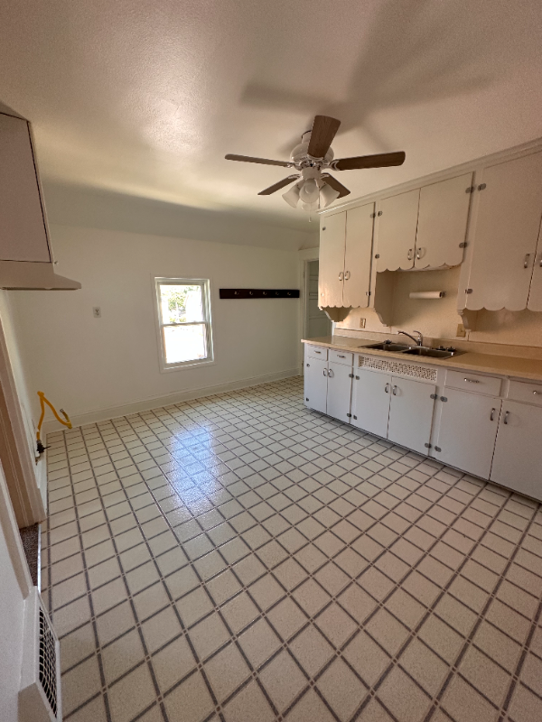 1312 1/2 Yout St - Photo 2 of 12