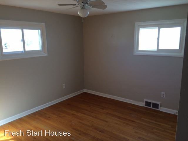 110 Swansea Ave - Photo 2 of 17