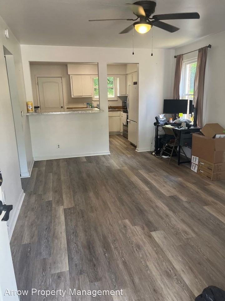 513 Maxine Dr - Photo 3 of 5
