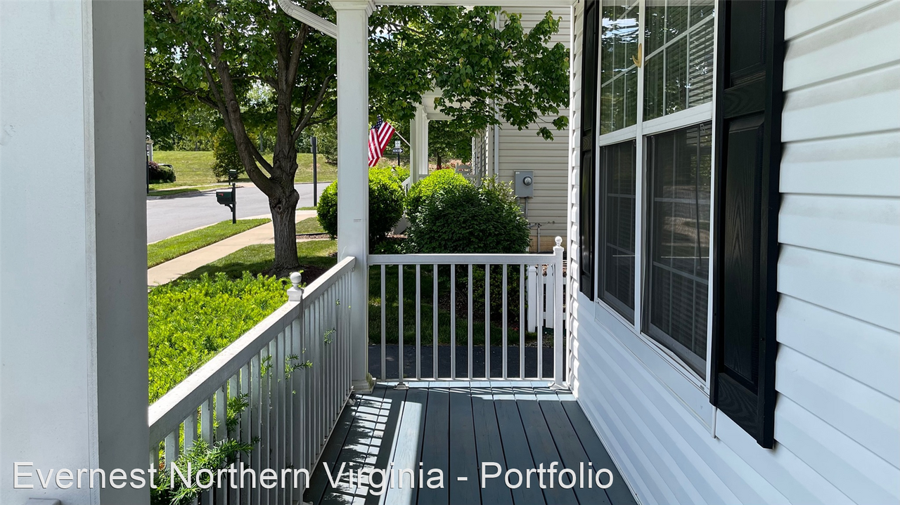 10109 Elliston Ct - Photo 2 of 42