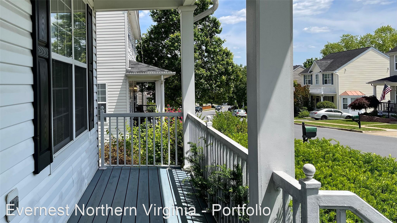 10109 Elliston Ct - Photo 3 of 42