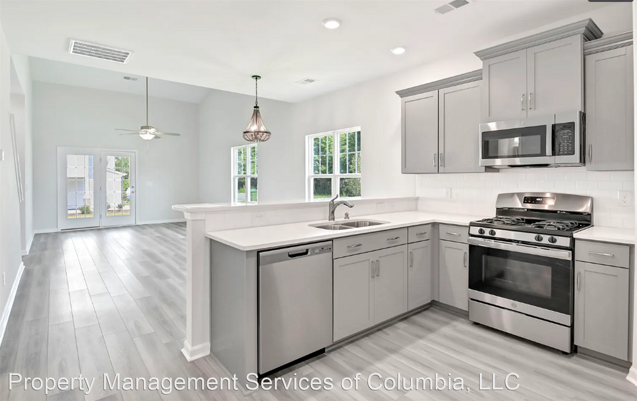 400 Sandfarm Trl - Photo 3 of 14