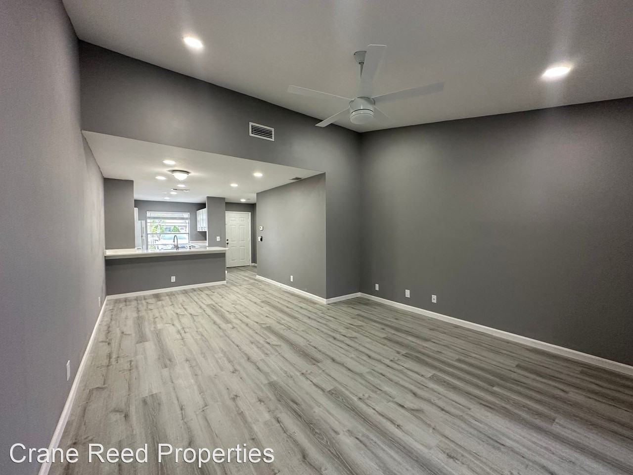 139 Deerfield Ct - Photo 2 of 16