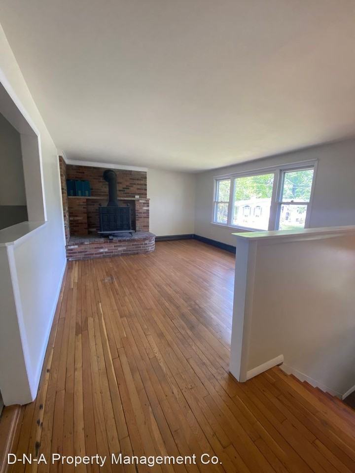 2201 Clearview Ave - Photo 2 of 19