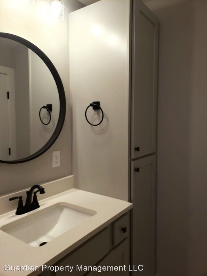 10158-10160 E Harry - Photo 2 of 15