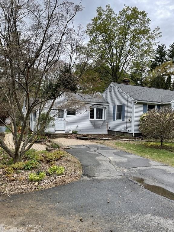 992 E Pleasant St - Photo 3 of 19