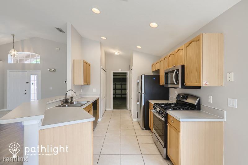 15750 Autumn Glen Ave - Photo 3 of 11