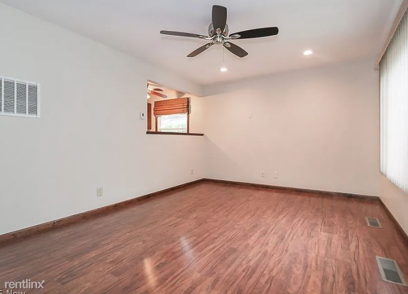 19508 Cherrywood Ln - Photo 3 of 11