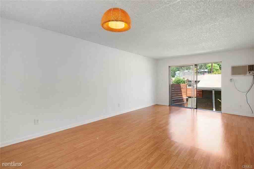 1835 Winmar Dr - Photo 3 of 10