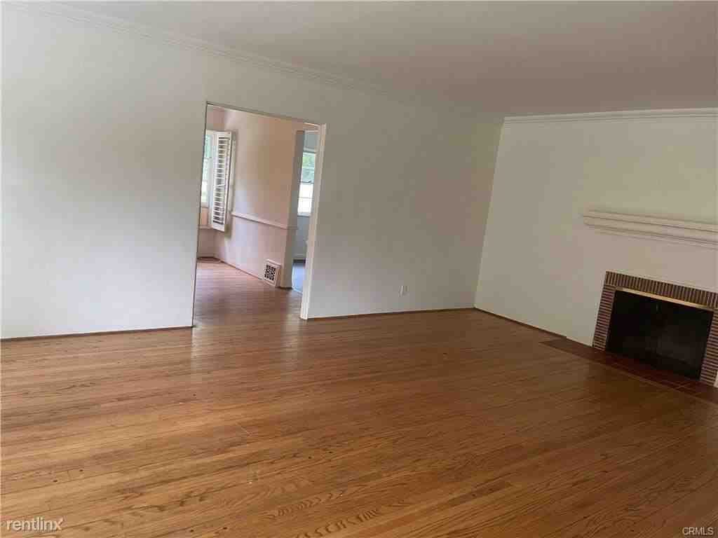 1315 E Mountain St - Photo 2 of 10