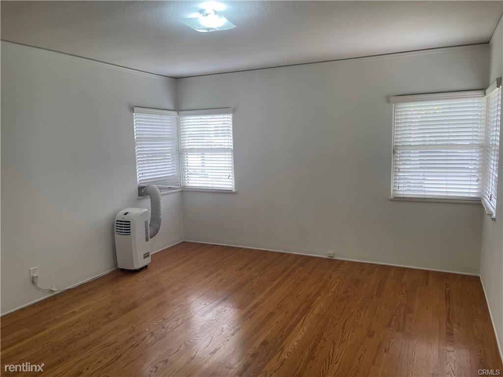 1315 E Mountain St - Photo 3 of 10