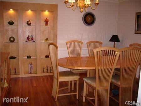 1412 Vandyke Rd - Photo 3 of 9