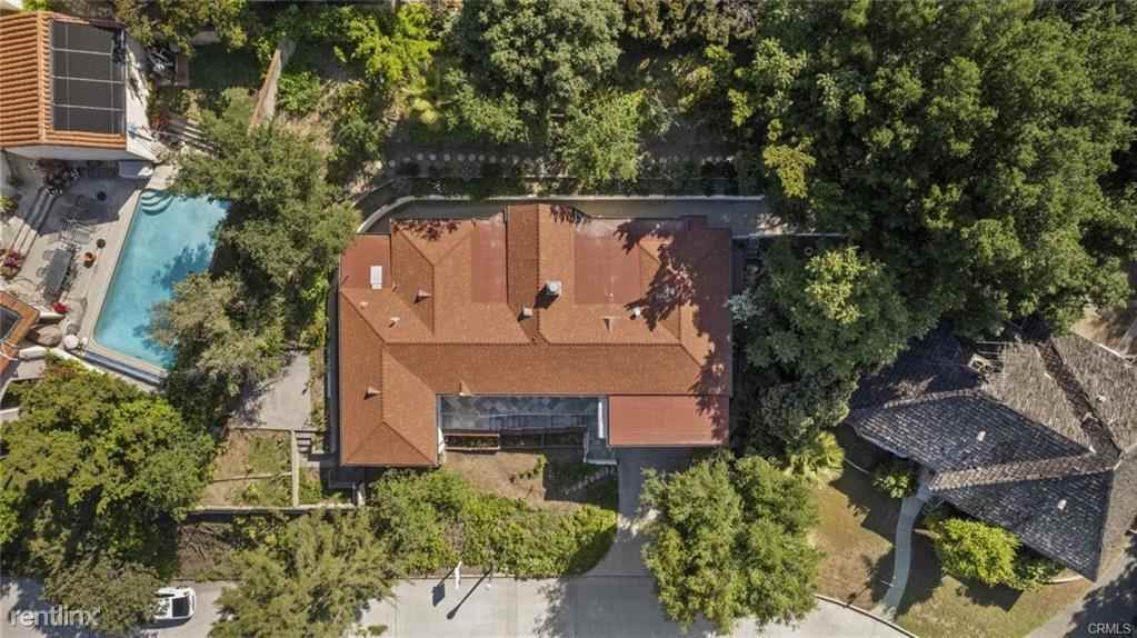 1525 Princess Dr - Photo 3 of 10