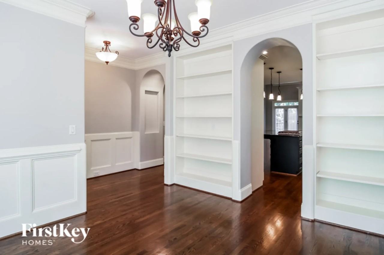 1304 Westminster Dr - Photo 2 of 14