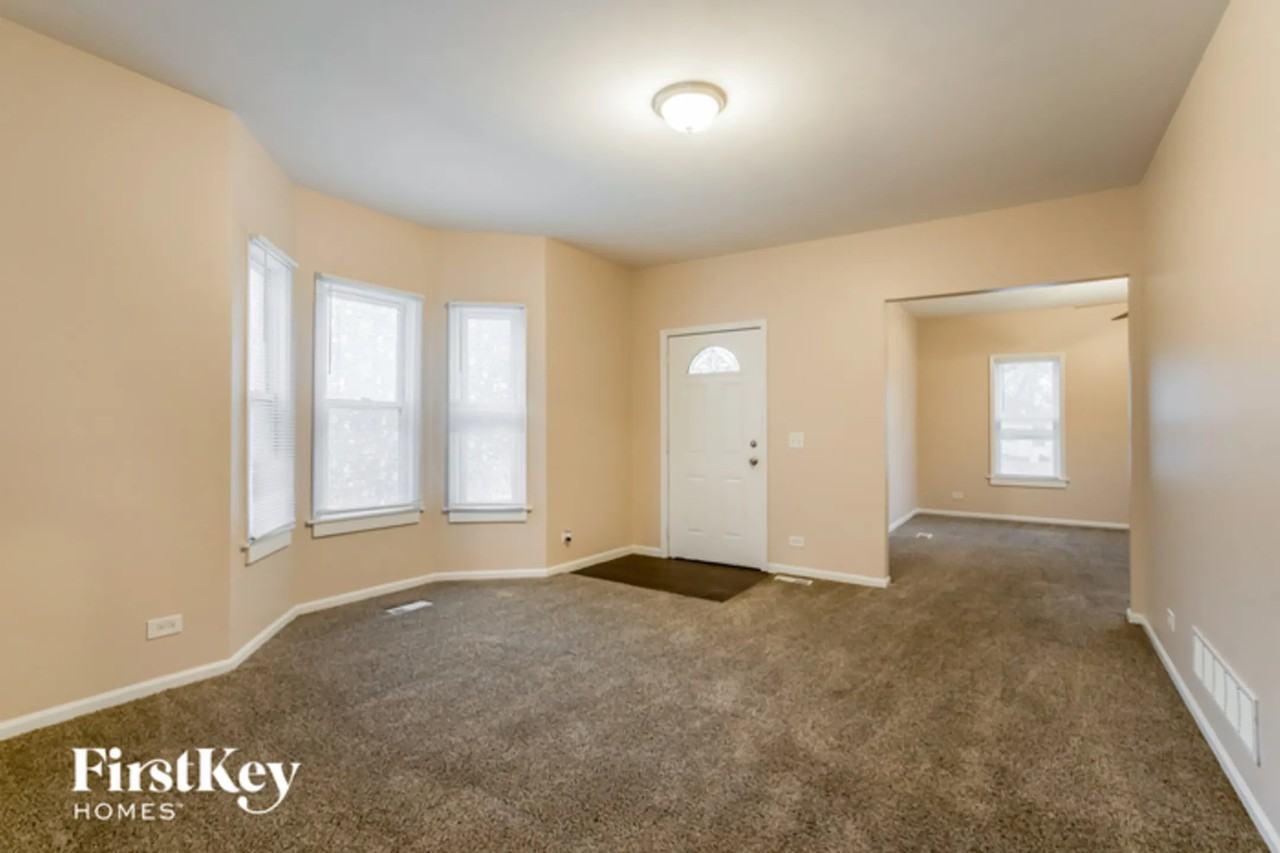 524 S Broadway - Photo 2 of 11