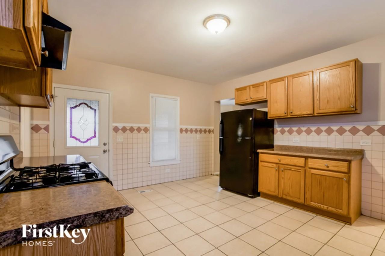 524 S Broadway - Photo 3 of 11