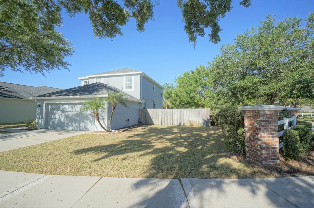 13603 Sigler St - Photo 3 of 38