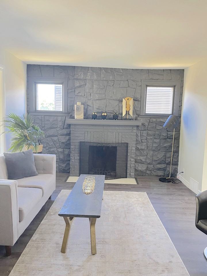1677 Victoria Ave - Photo 2 of 41