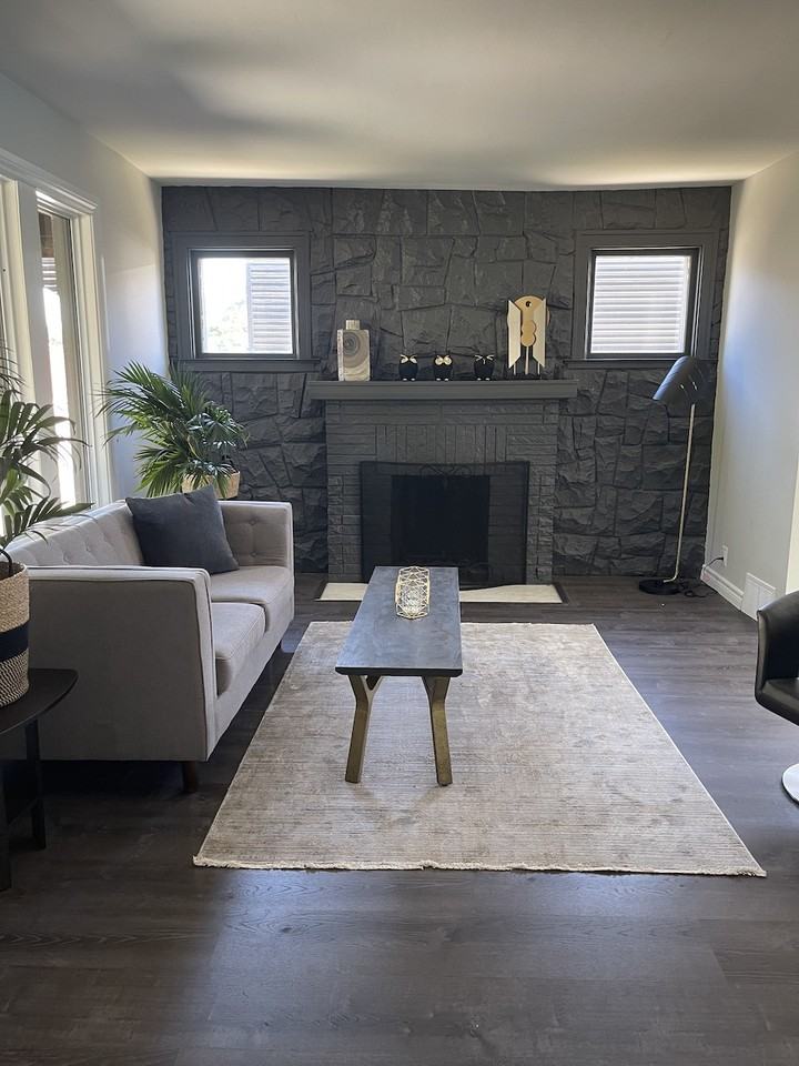1677 Victoria Ave - Photo 3 of 41