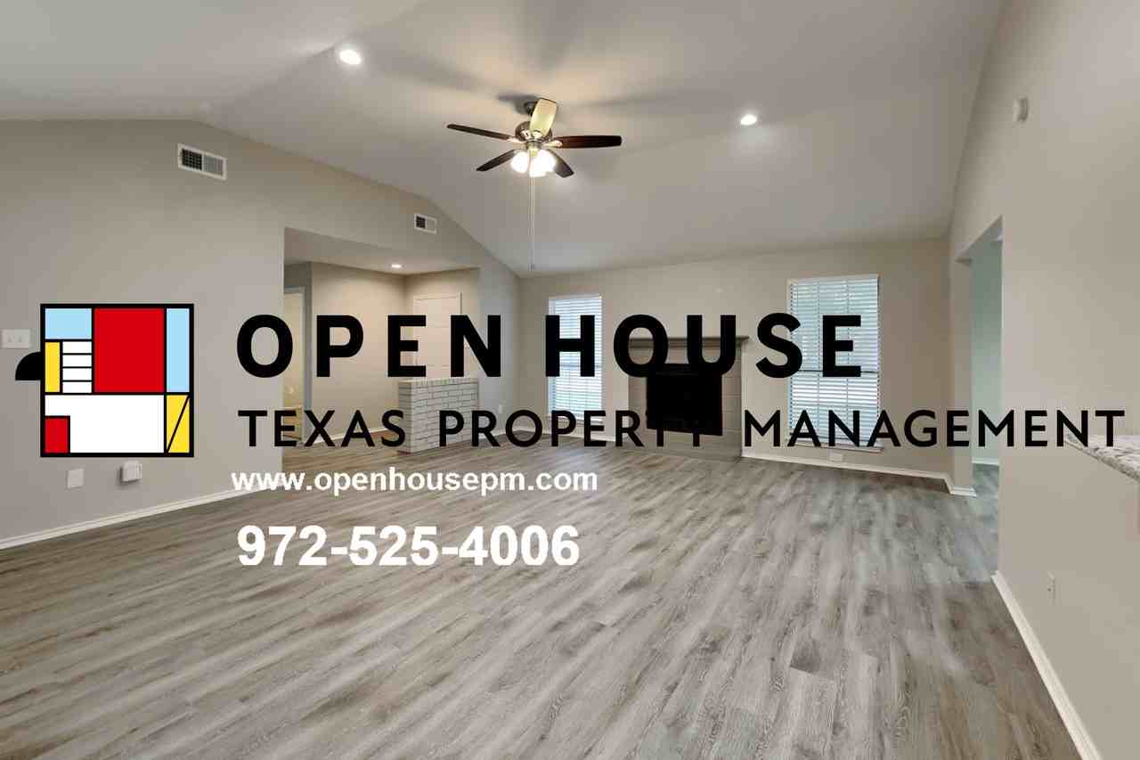 909 Sandhurst Dr - Photo 3 of 17