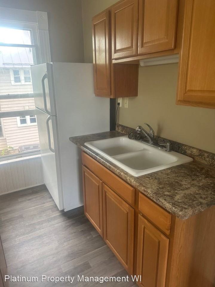 1402 East Ave - Photo 3 of 9