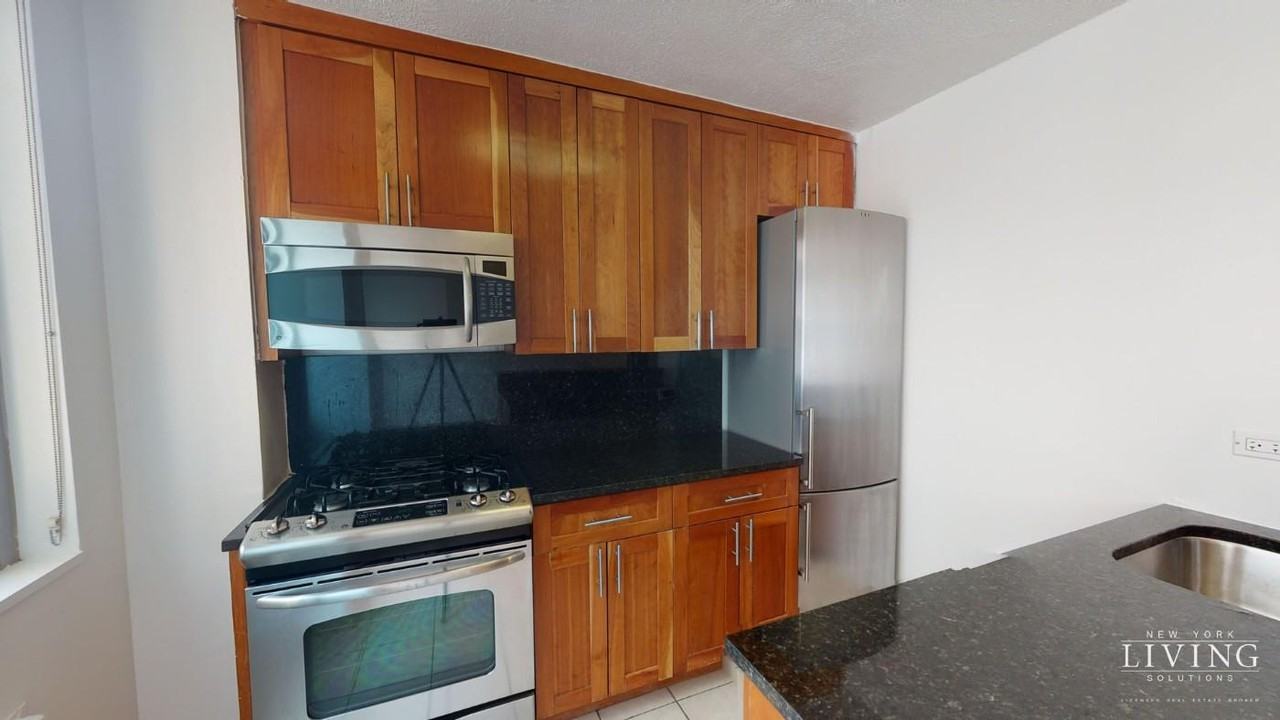 E 34th St #40 - Photo 3 of 17