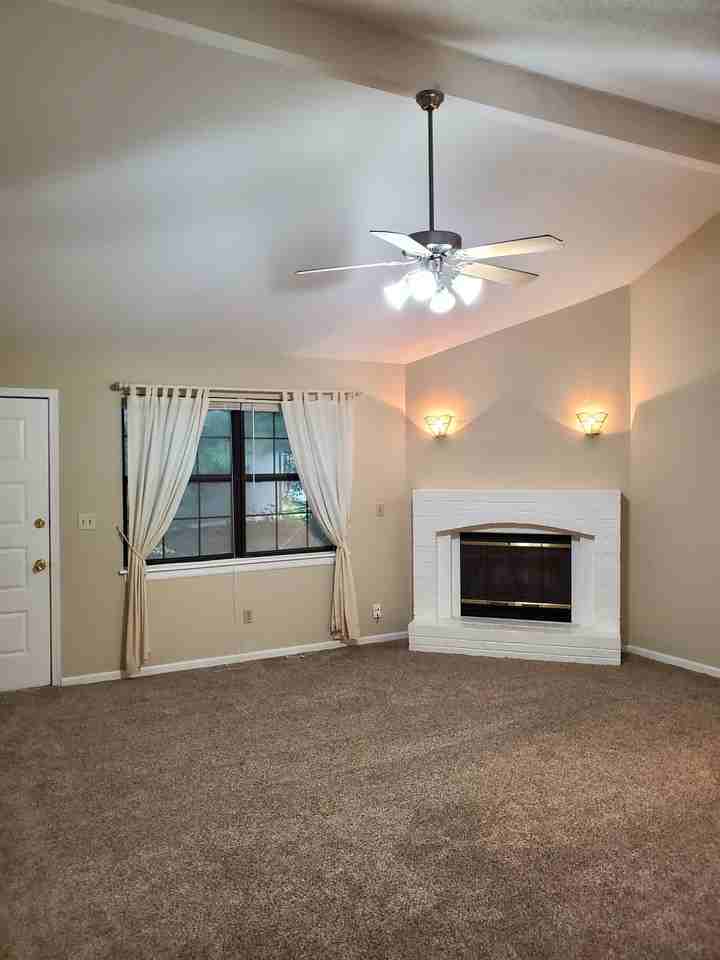 2813 Nw 4th St #NA - Photo 2 of 10