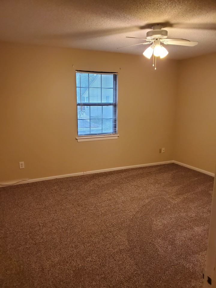 2813 Nw 4th St #NA - Photo 3 of 10