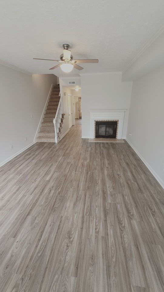 301 Hickory Pl #1 - Photo 3 of 33