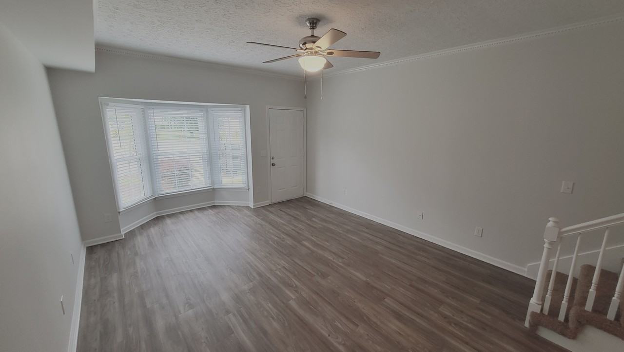 301 Hickory Pl #1 - Photo 5 of 33