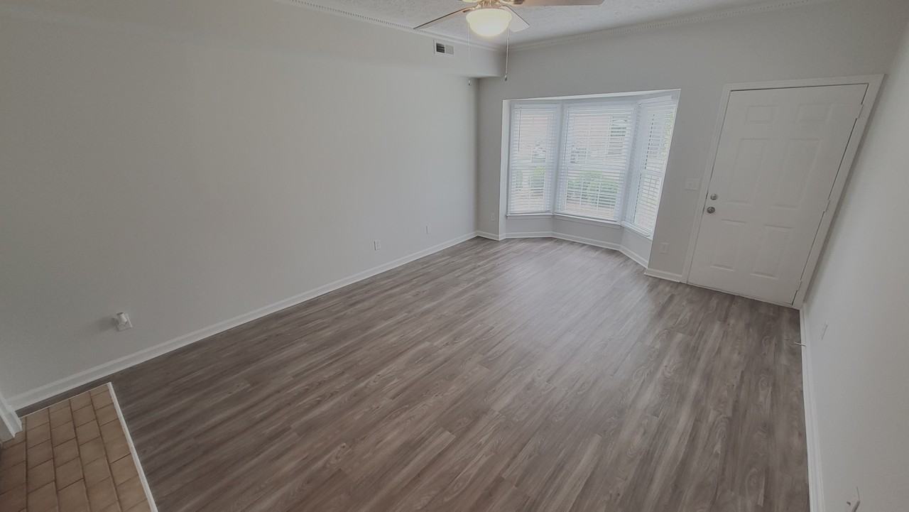 301 Hickory Pl #1 - Photo 6 of 33