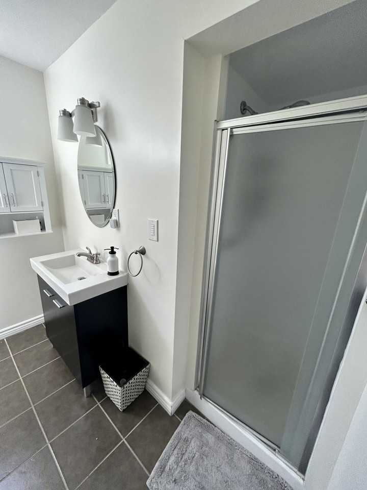 297 Chelsea Rd - Photo 5 of 8